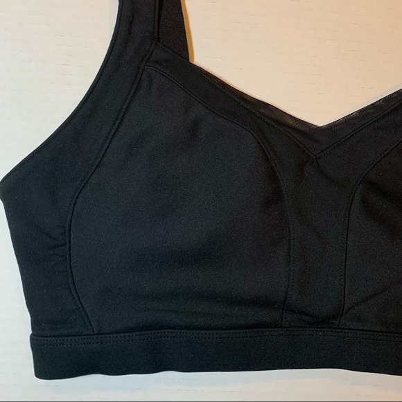 Med Fabletics black V neck sports bra - Picture 3 of 12